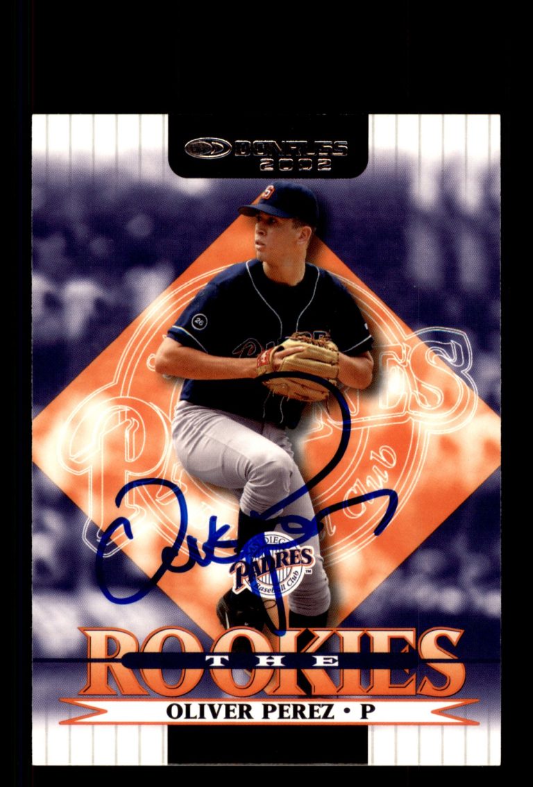 Signed Baseball Card Auto Oliver Perez 2002 Donruss The Rookies #75 Padres