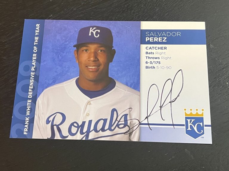SIGNED BASEBALL ROOKIE MILB POSTCARD AUTO KANSAS CITY ROYALS TI SALVADOR PEREZ