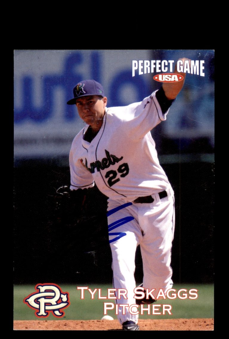 Signed Baseball Card Auto 2010 Perfect Game Cedar Rapids Kernels Tyler Skaggs