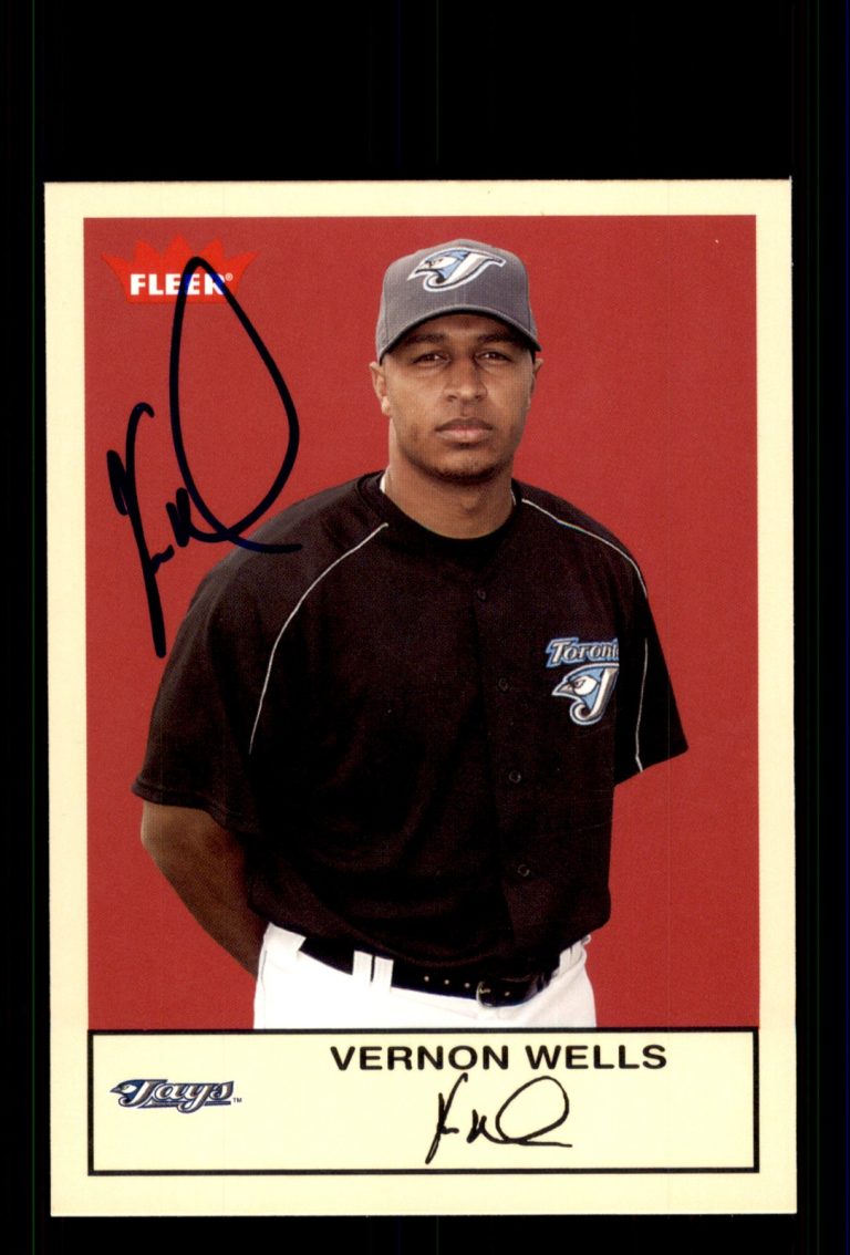 Signed Baseball Card Auto Vernon Wells 2005 Fleer Tradition #152