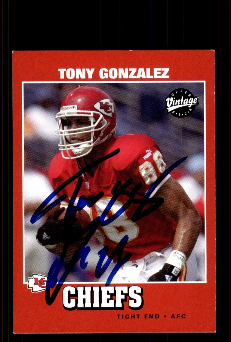 Signed Football Card Auto Tony Gonzalez 2001 Upper Deck Vintage #82 Chiefs