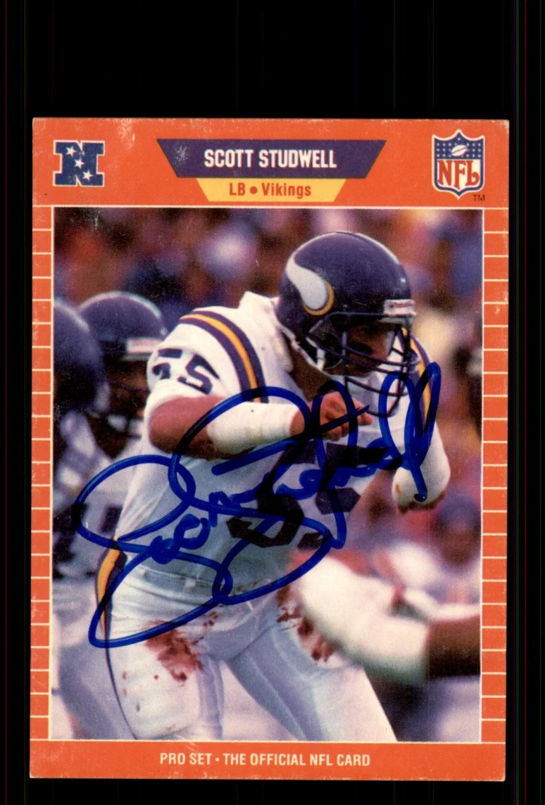 Signed Football Card Auto Scott Studwell 1989 Pro Set #240 Minnesota Vikings