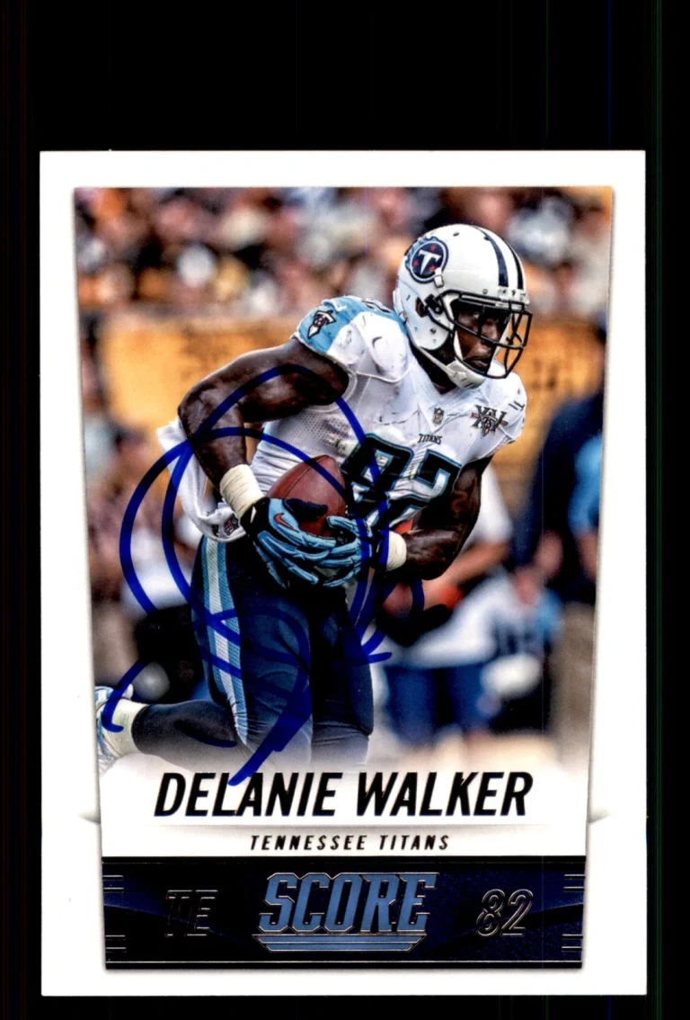Signed Football Card Auto Delanie Walker 2014 Score #223 Tennessee Titans