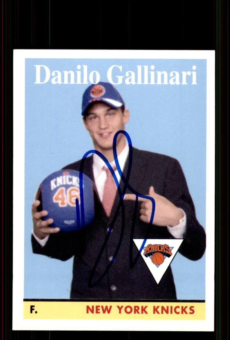 Signed Basketball Card Auto Danilo Gallinari 2008-09 Topps #201 New York Knicks