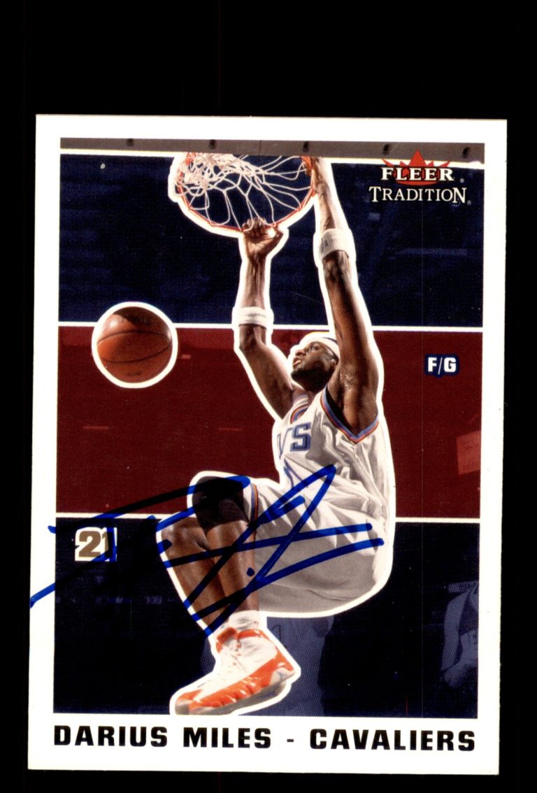 Signed Basketball Card Auto Darius Miles 2003-04 Fleer Tradition #33 Cavaliers