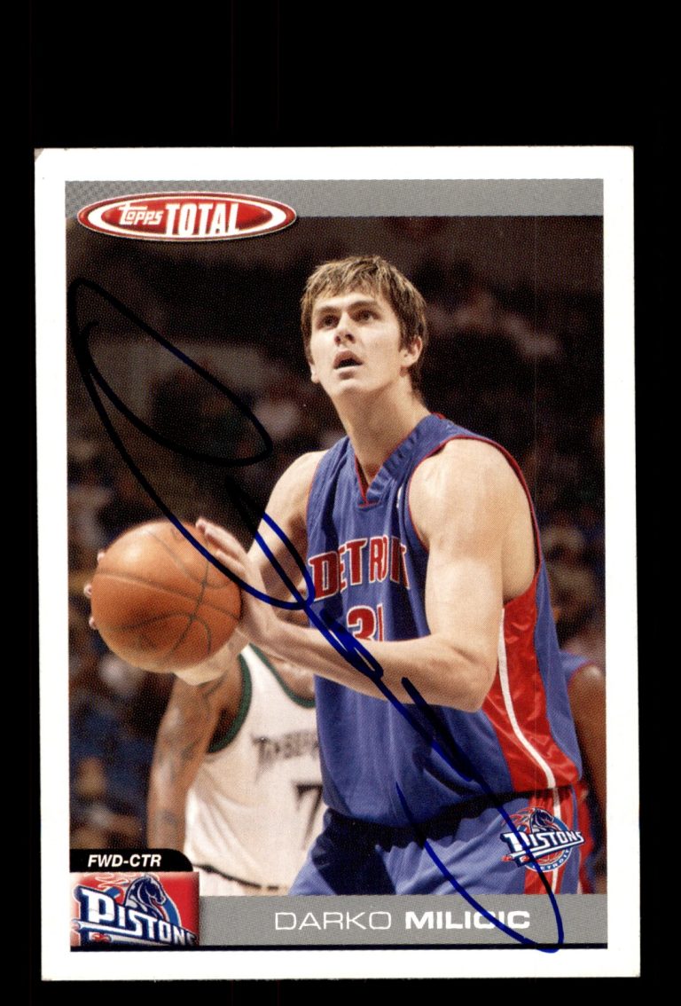 Signed Basketball Card Auto Darko Milicic 2004-05 Topps Total #215 Pistons
