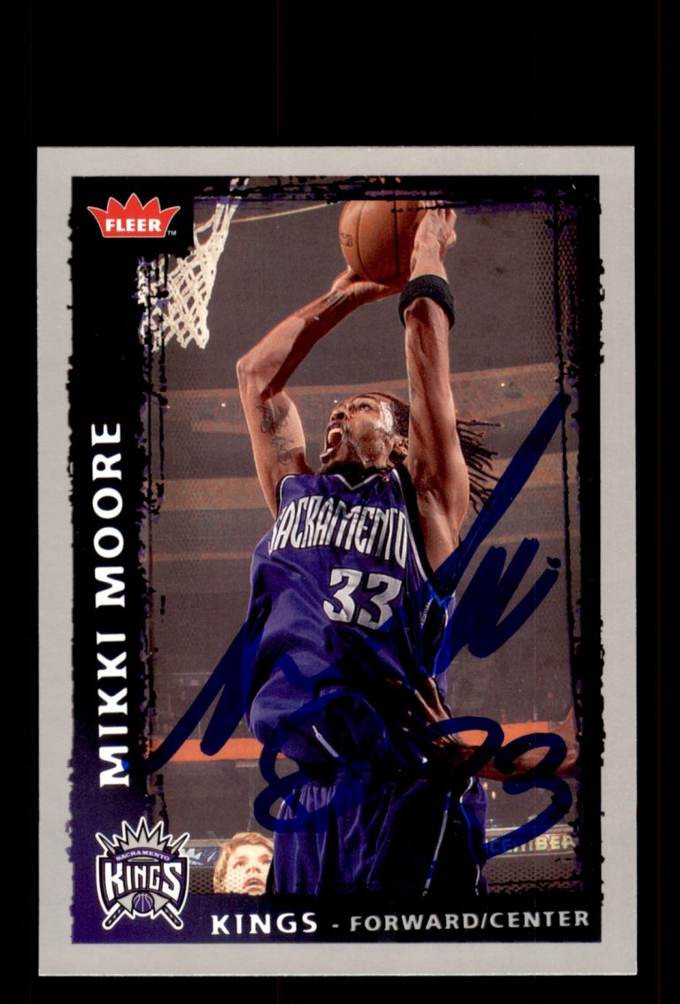Signed Basketball Card Auto Mikki Moore 2008-09 Fleer #175 Sacramento Kings