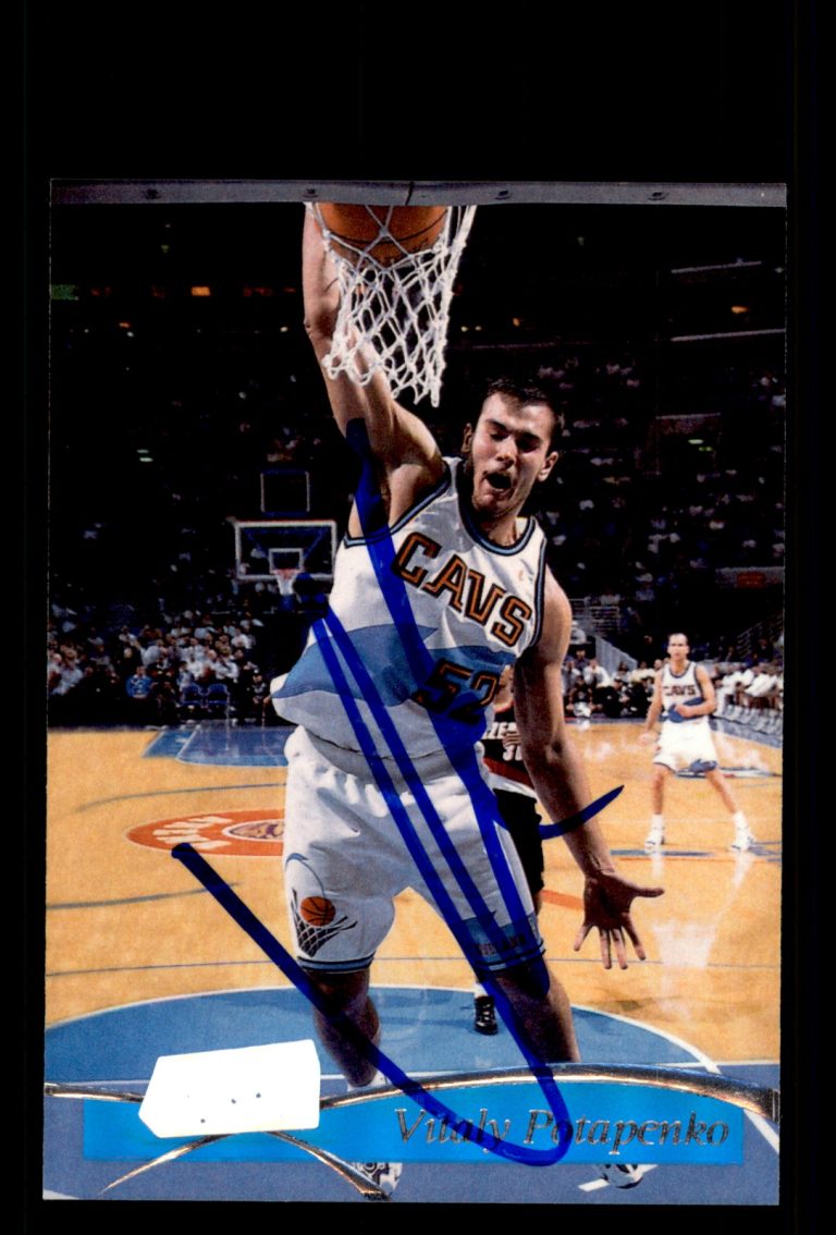 Signed Basketball Card Auto Vitaly Potapenko 1997-98 Stadium Club #91 Cavaliers