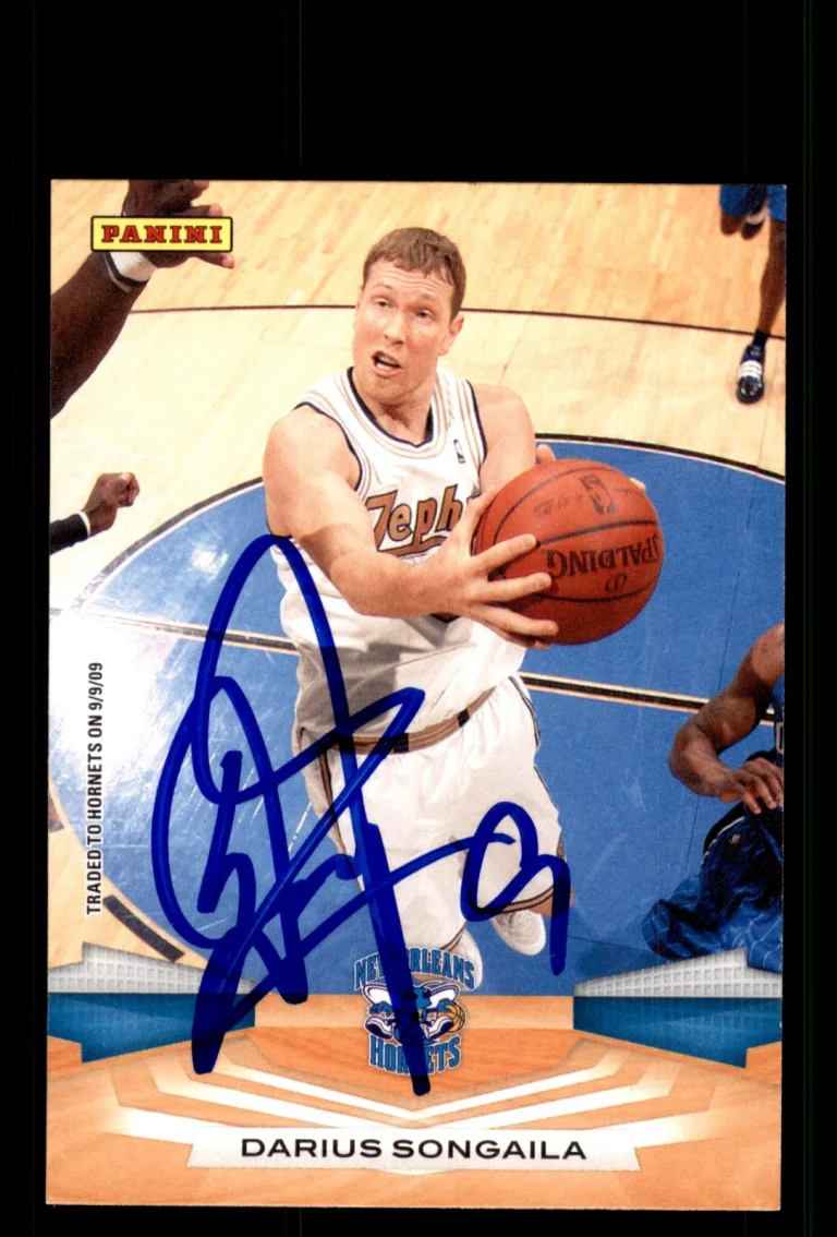 Signed Basketball Card Auto Darius Songaila 2009-10 Panini #213 Hornets