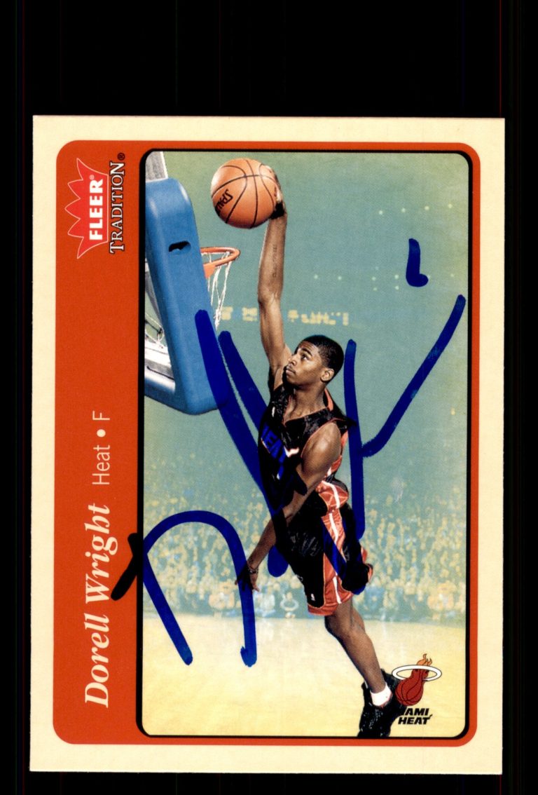 Signed Basketball Card Auto Dorell Wright 2004-05 Fleer Tradition #239