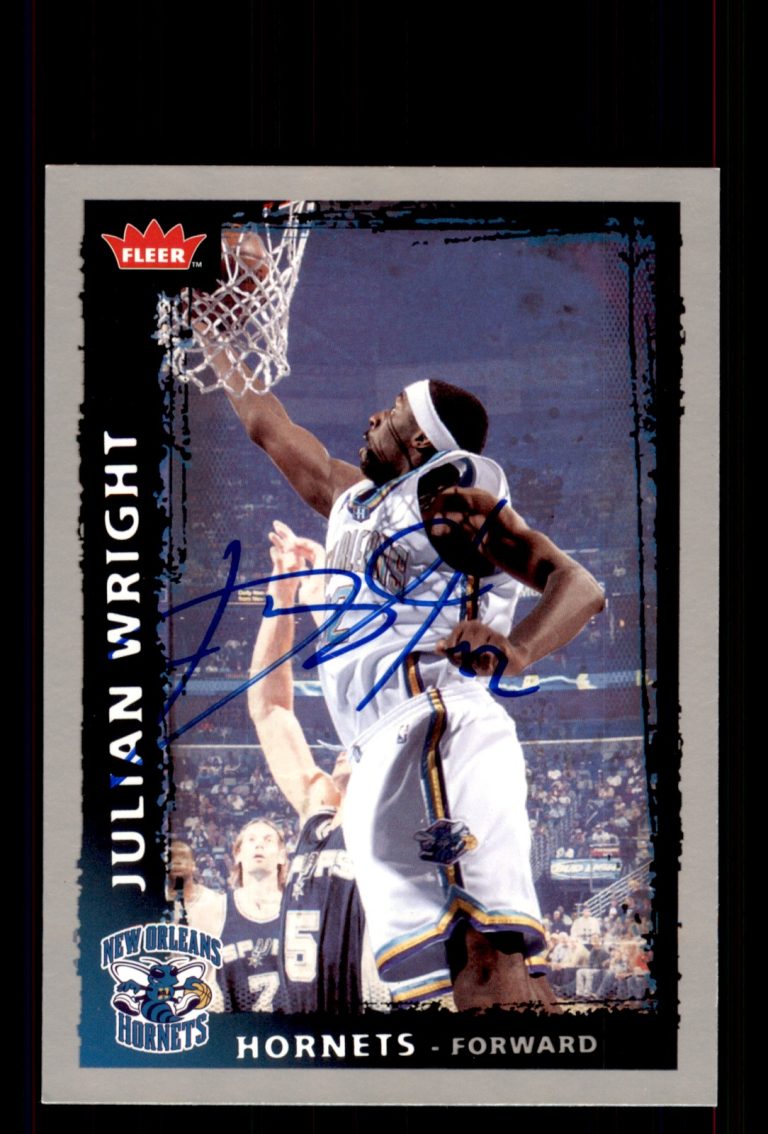 Signed Basketball Card Auto Julian Wright 2008-09 Fleer #113 New Orleans Hornets