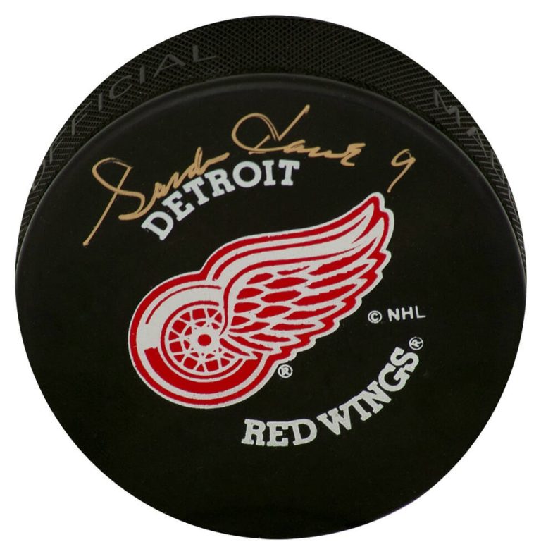 Gordie Howe Signed Detroit Red Wings Hockey Puck - (JSA HOLO & COA)