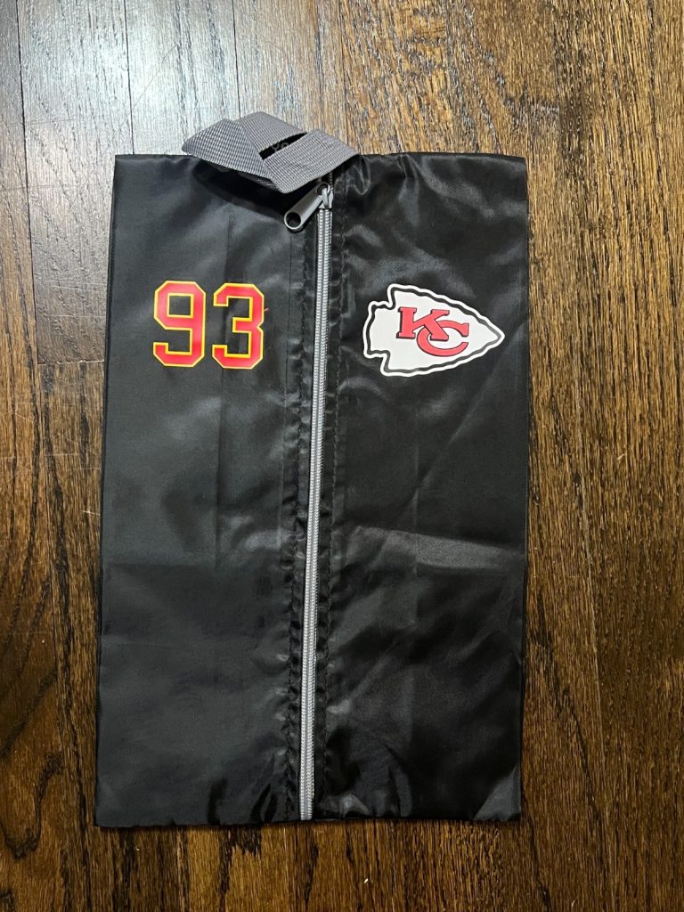 NFL FOOTBALL TEAM ISSUED KANSAS CITY CHIEFS TOILETRY BAG #93