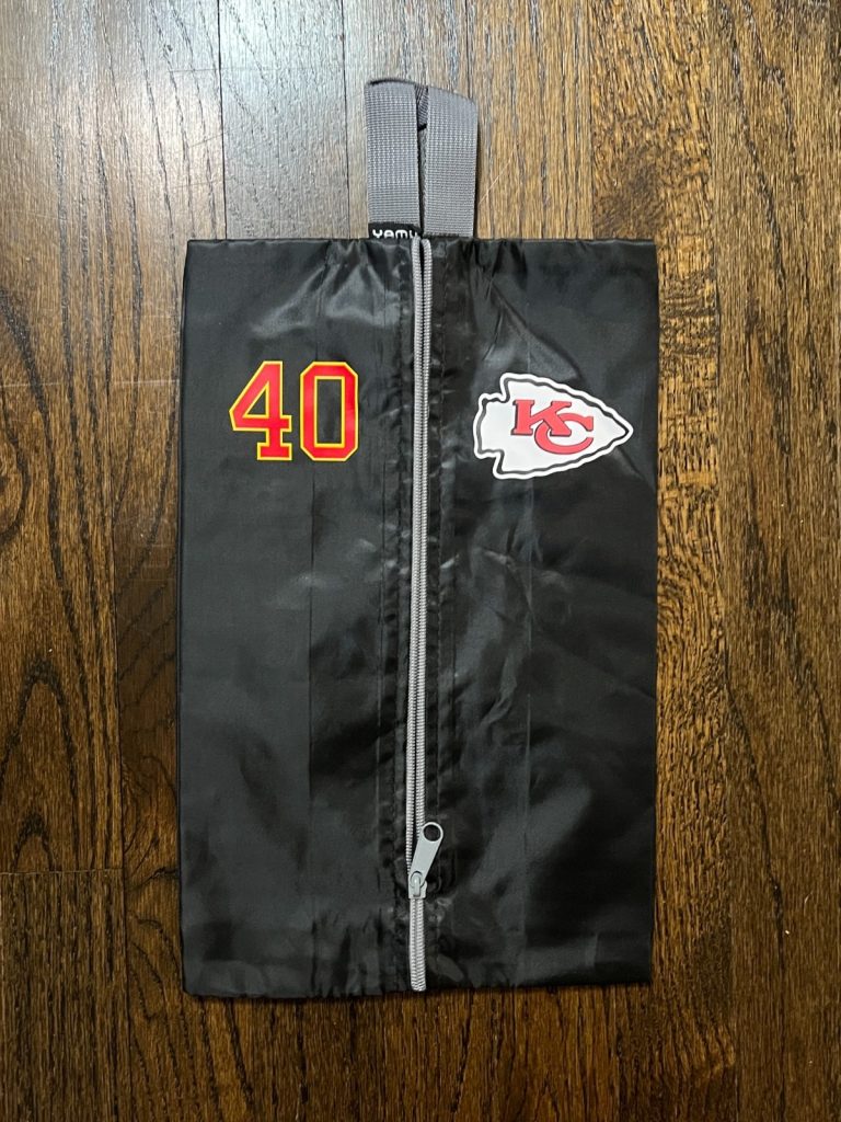 NFL FOOTBALL TEAM ISSUED KANSAS CITY CHIEFS TOILETRY BAG #40