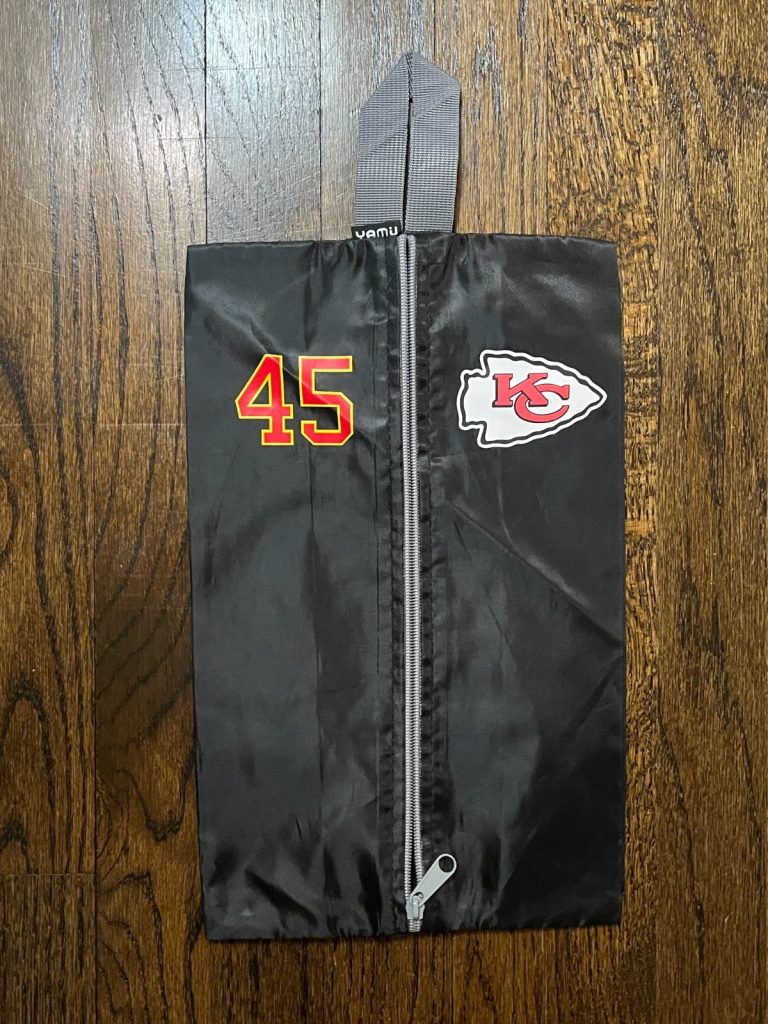 NFL FOOTBALL TEAM ISSUED KANSAS CITY CHIEFS TOILETRY BAG #45