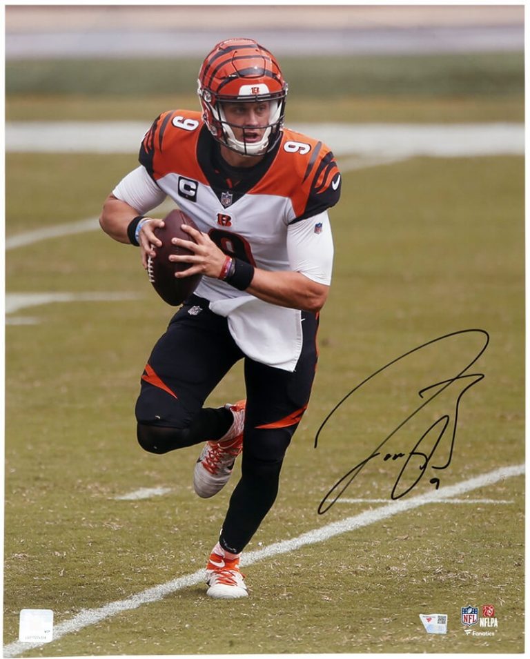 Joe Burrow Signed Cincinnati Bengals Rollout Action 16x20 Photo - (FANATICS COA)