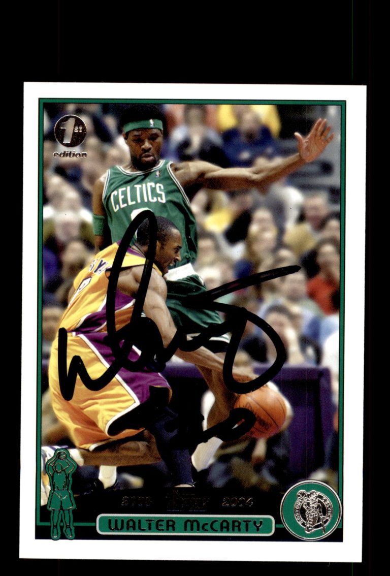 Signed Basketball Card Auto Walter McCarty 2003-04 Topps #12 Boston Celtics