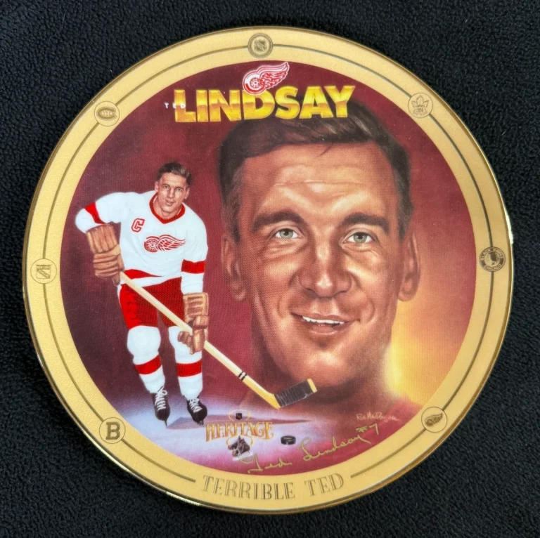 Ted Lindsay Signed Detroit Red Wings Heritage Vintage Plate Beckett COA