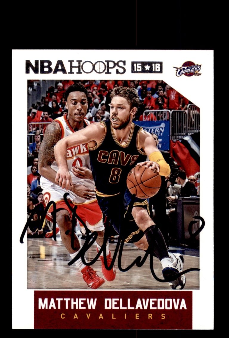 Signed Basketball Card Auto Matthew Dellavedova 2015-16 Hoops #204 Cavaliers