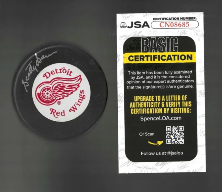 Scotty Bowman Signed Detroit Red Wings Vintage In Glas Co Puck JSA COA