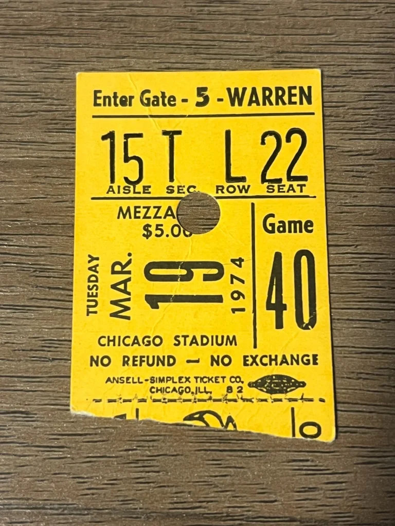 VTG Basketball Ticket Stub CHICAGO BULLS PHILADELPHIA 76ers 3/19 1974
