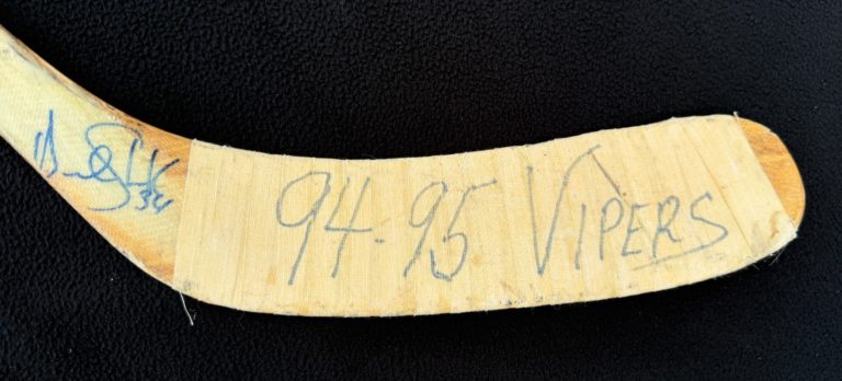 1994-95 Detroit Vipers Team Signed Peter Ciavaglia Game Used Stick JSA COA