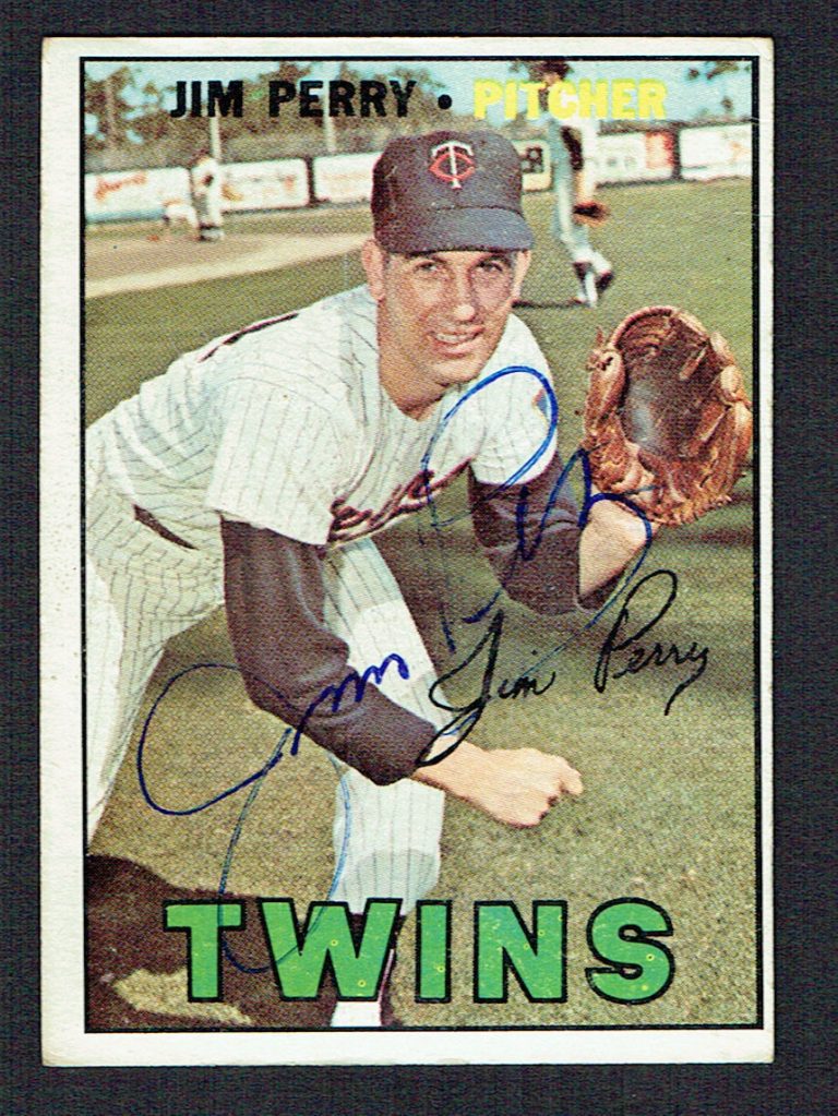 Jim Perry #246 signed autograph auto 1967 Topps Baseball Trading Card
