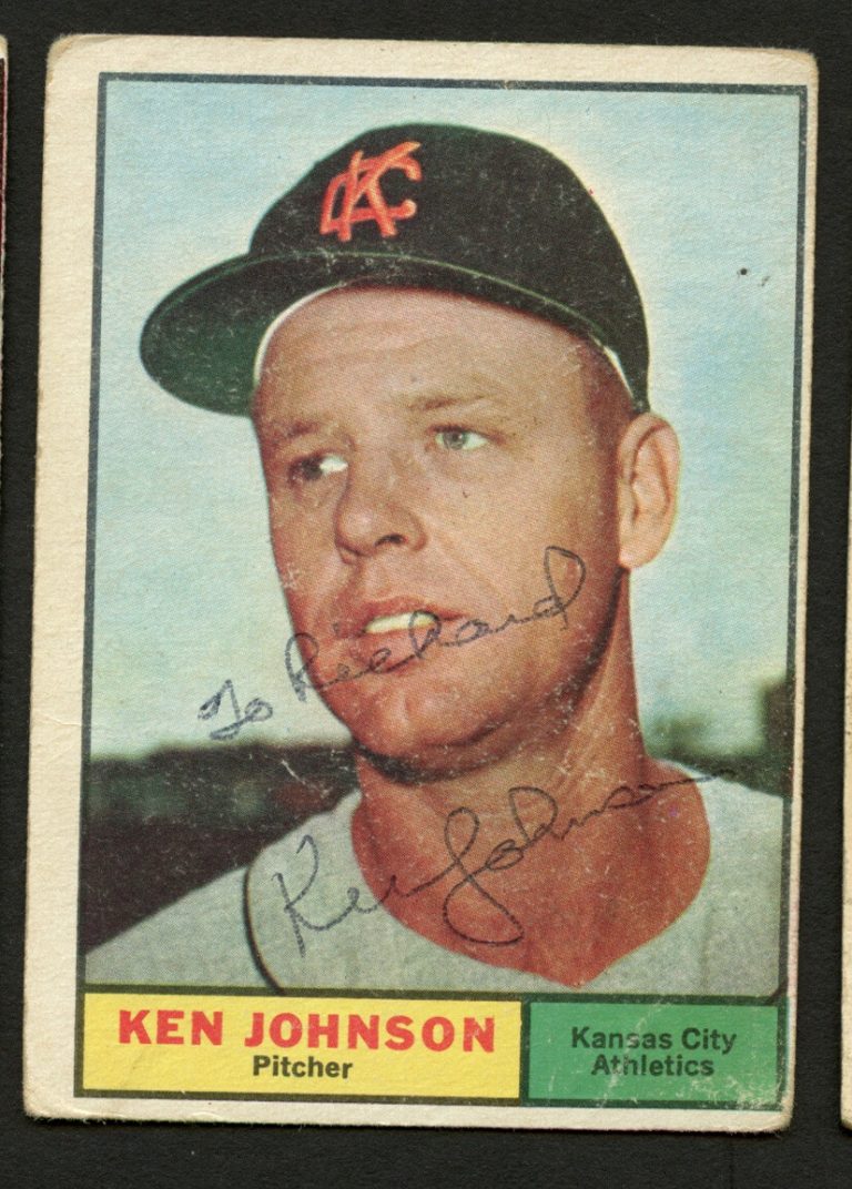 Ken Johnson #24 signed autograph auto 1961 Topps Baseball Trading Card