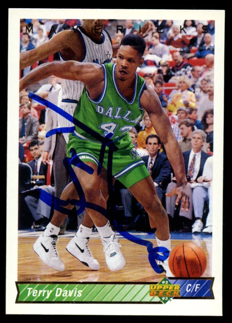 Terry Davis #92 signed autograph auto 1992-93 Upper Deck Basketball Card