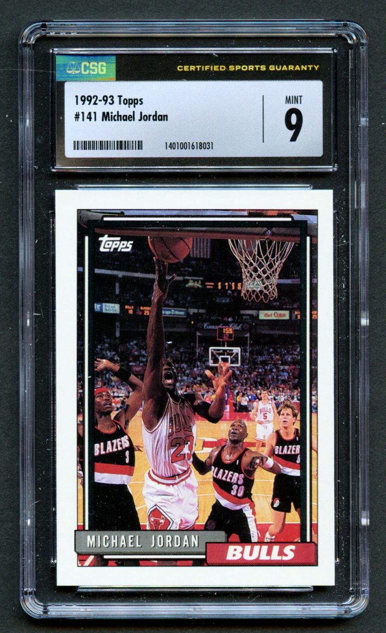 MIchael Jordan #141 Topps 1992-93 Chicago Bulls Basketball Trading Card CSG 9