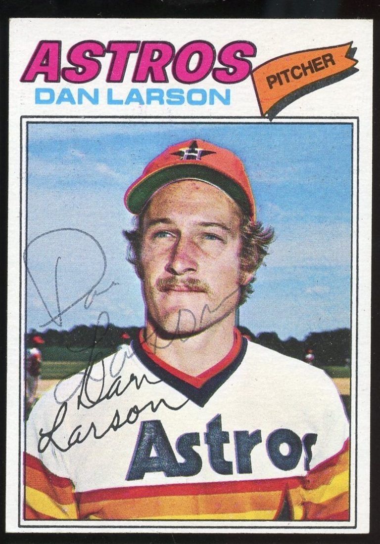 Dan Larson #641 signed autograph auto 1977 Topps Baseball Trading Card