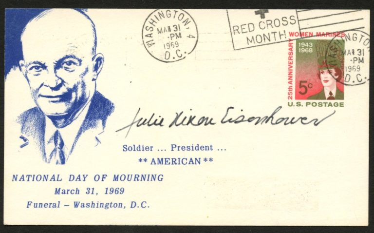 Julie Nixon Eisenhower signed autograph Author Nixon's Daughter Post Card