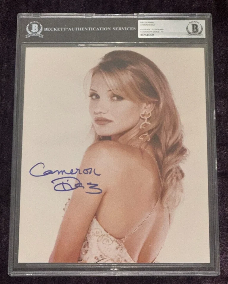 CAMERON DIAZ Signed 8 X 10 PHOTO BAS Beckett Auth. & Encapsulated AUTO Grade 10