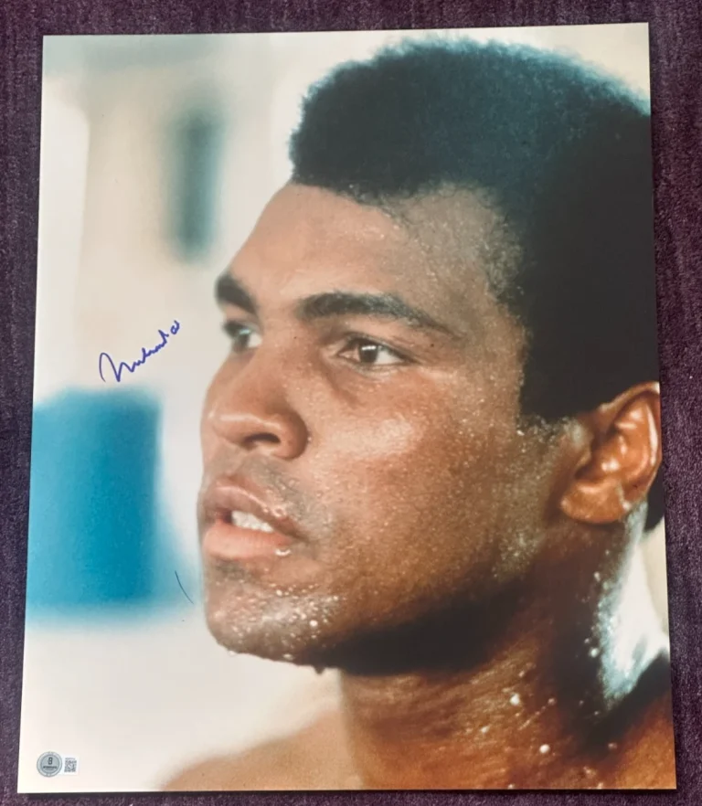 MUHAMMAD ALI Signed 16x20 PHOTO Beckett Authenticated BAS