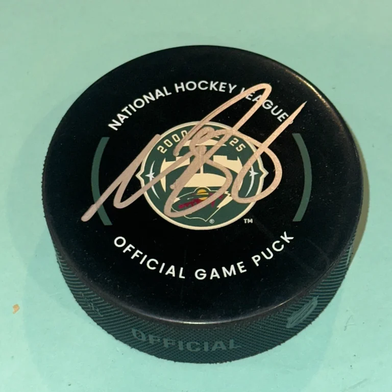 MATT BOLDY Signed Minnesota WILD 25th Anniv. Official GAME Puck Beckett (BAS)