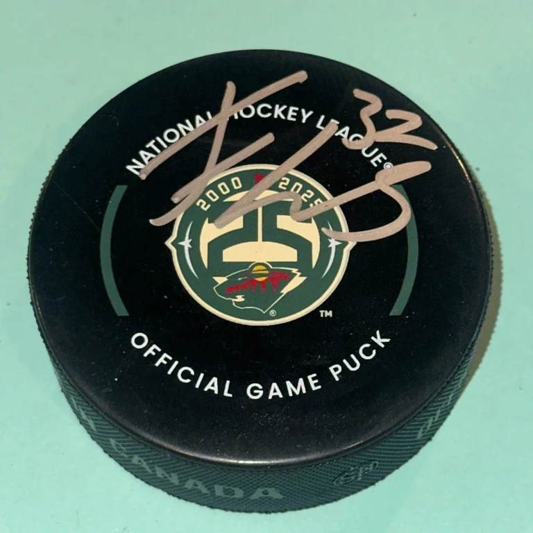FILIP GUSTAVSSON Signed Minnesota WILD 25th Ann Official GAME Puck Beckett (BAS)