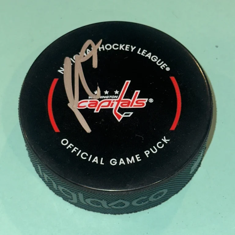 RYAN LEONARD Signed Washington CAPITALS Official GAME Puck Beckett (BAS)