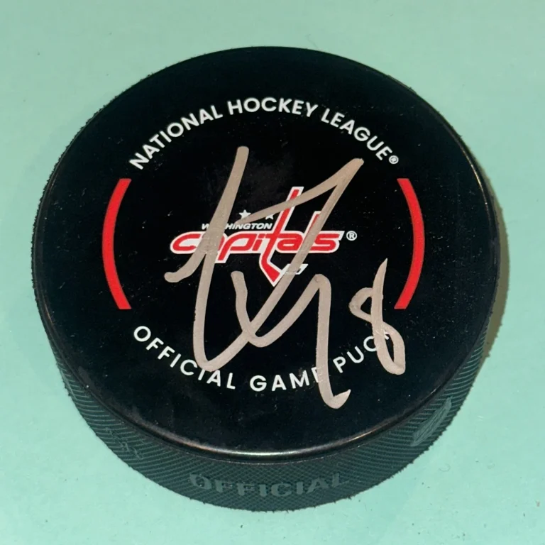 LOGAN THOMPSON Signed Washington CAPITALS Official GAME Puck Beckett (BAS)
