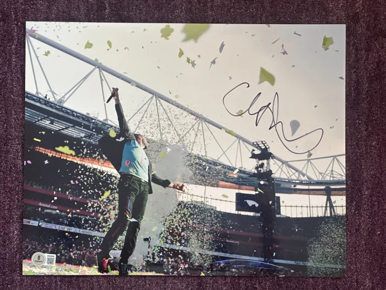 CHRIS MARTIN Signed COLDPLAY 11x14 PHOTO Beckett (BAS) Authenticated