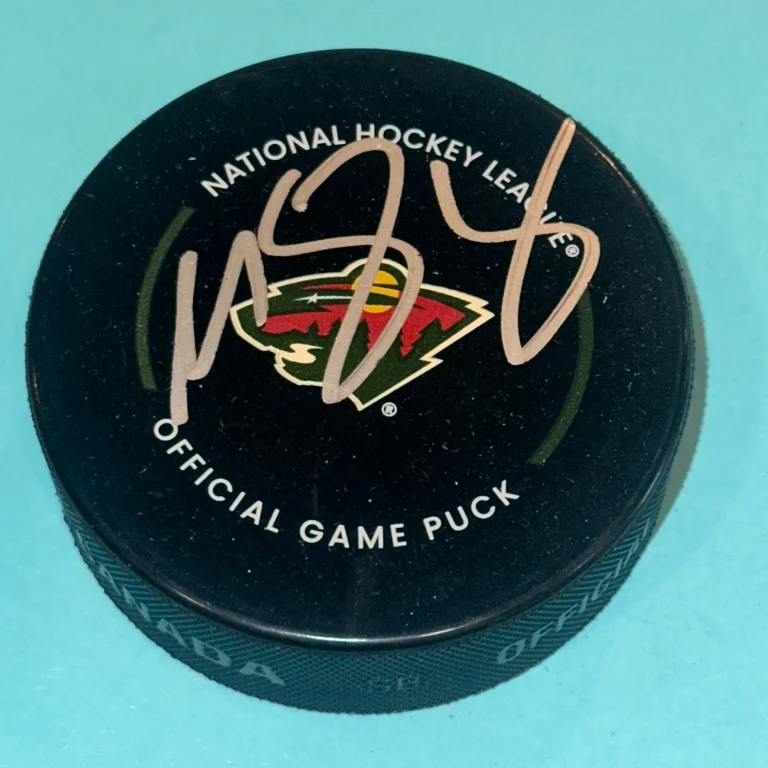 MATT BOLDY Signed Minnesota WILD Official GAME Puck Beckett Authenticated (BAS)