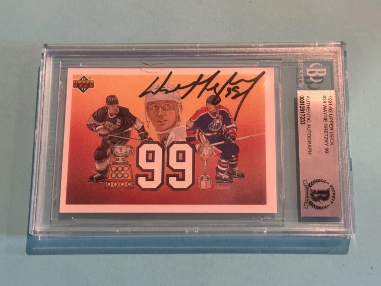 WAYNE GRETZKY Signed 1991-92 UPPER DECK Card #38 Beckett Slabbed BAS