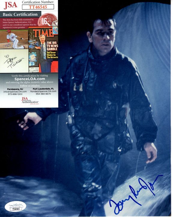 TOMMY LEE JONES signed 8x10 THE FUGITIVE SAMUEL GERARD photo JSA