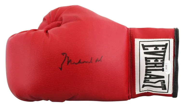 Muhammad Ali Authentic Signed Red Left Hand Everlast  Boxing Glove JSA #ZZ66384