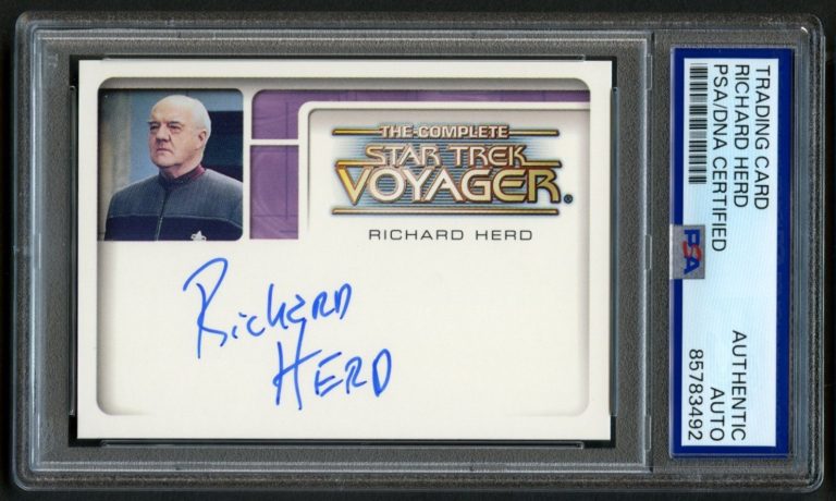 Richard Herd d2020 signed autograph 2002 Star Trek Voyager Card PSA Slabbed