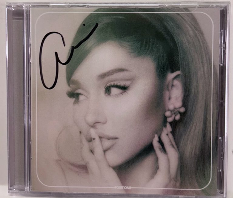 ARIANA GRANDE Signed Autograph 
