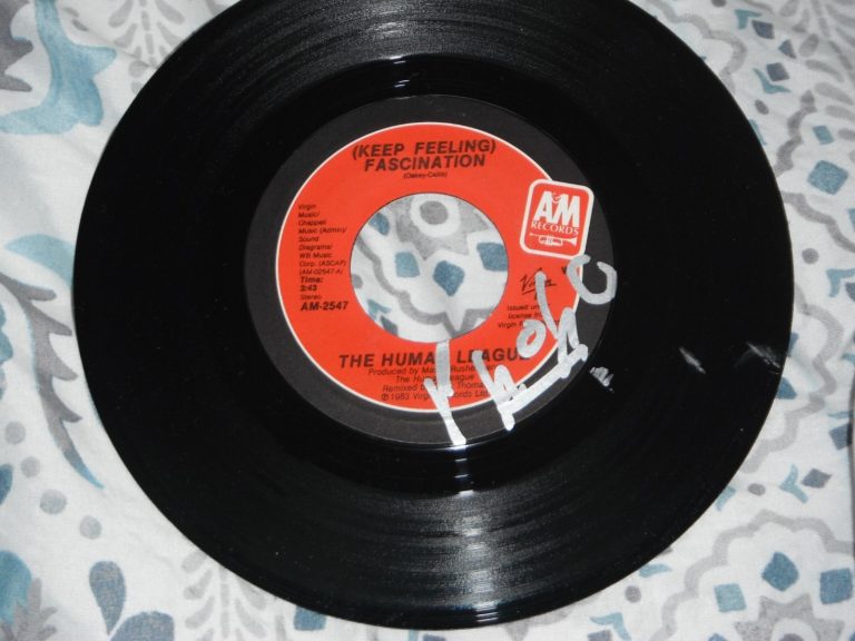 THE HUMAN LEAGUE PHILIP OAKEY SIGNED KEEP FEELING 45 VINYL