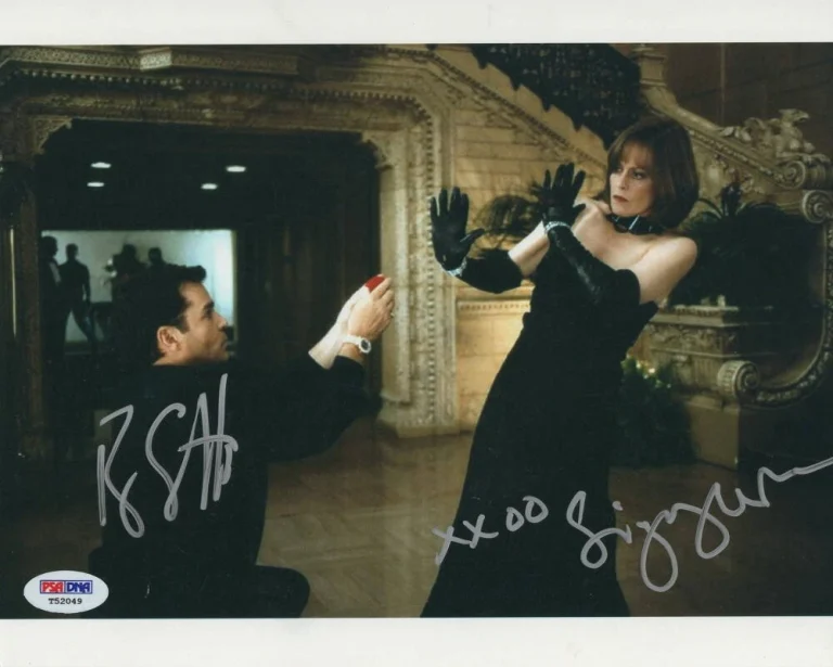 RAY LIOTTA & SIGOURNEY WEAVER SIGNED AUTOGRAPH 8x10 PHOTO - HEARTBREAKERS PSA