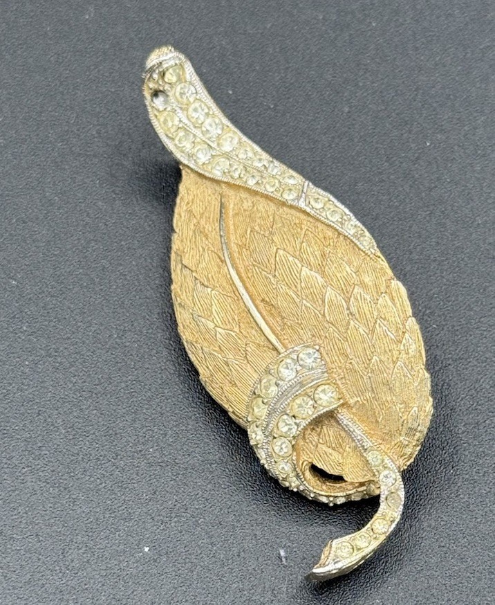 Vintage Leaf Brooch Pin Clear Rhinestone Textured Gold Tone Rare Collectible