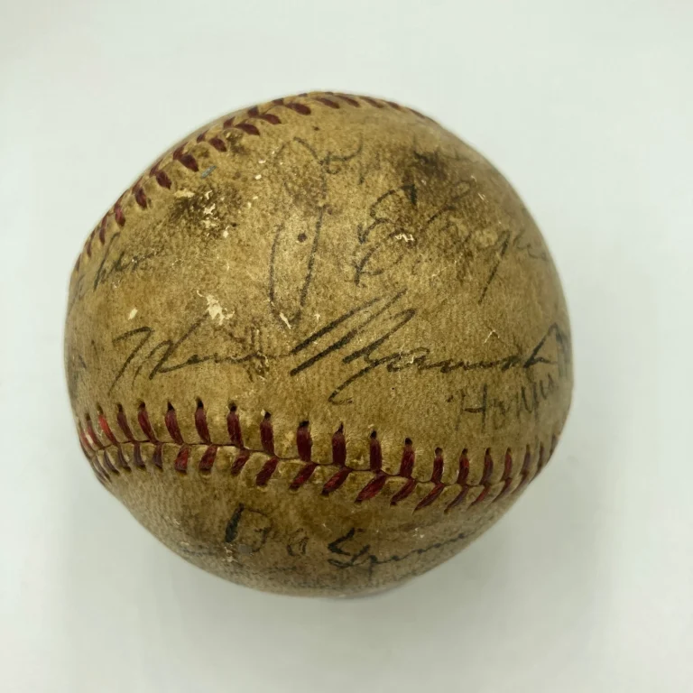 Honus Wagner Heinie Manush  Waite Hoyt HOF Multi Signed Baseball Beckett COA