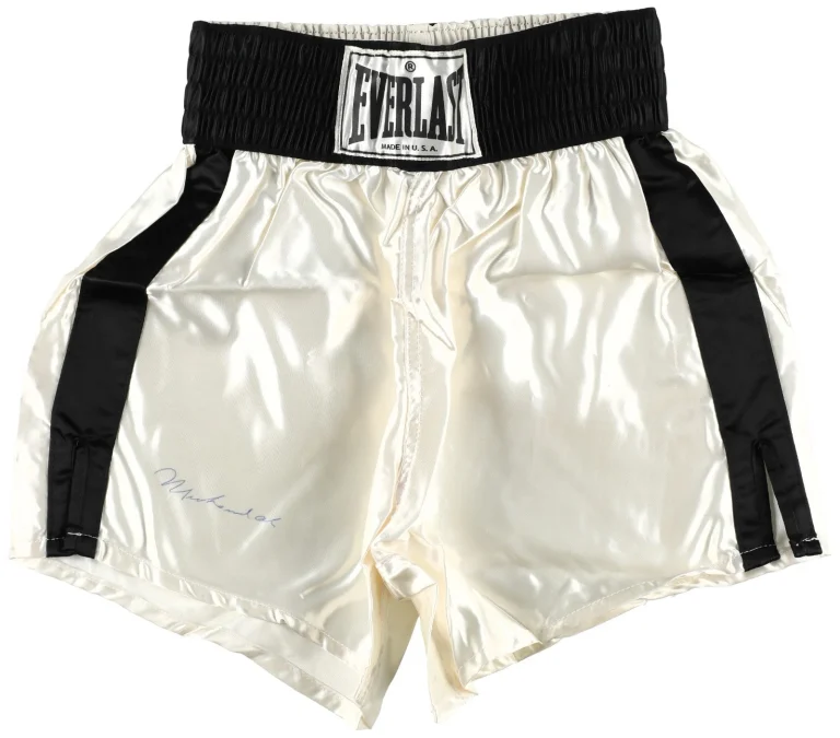 Beautiful Muhammad Ali Signed Everlast Trunks Shorts Beckett COA